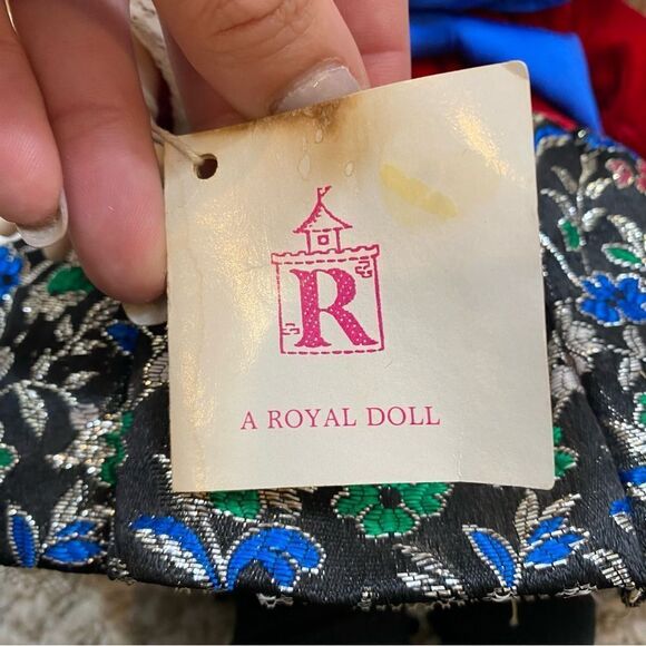 Vintage 1980 Miss Elsa of Royal A Royal‎ Doll Porcelain Doll Appr 17.5” High - Picture 11 of 11